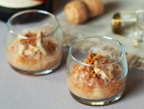 Pear and foie gras with gingerbread breadcrumbs