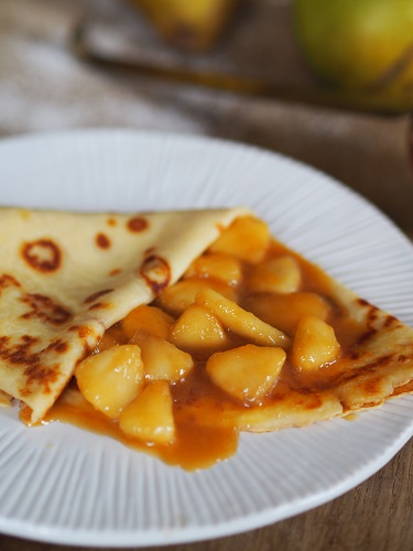 French Crepes with Pears and Caramel Sauce