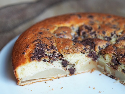 The ultimate French kids yogurt cake recipe with pears and chocolate