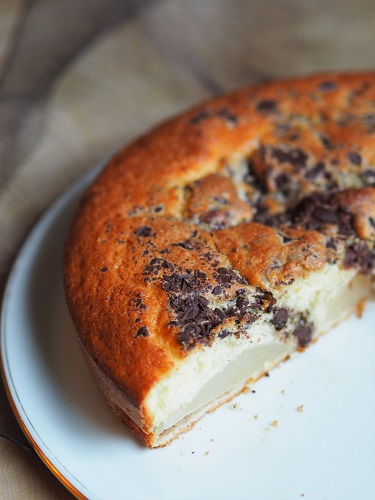 The ultimate French kids yogurt cake recipe with pears and chocolate