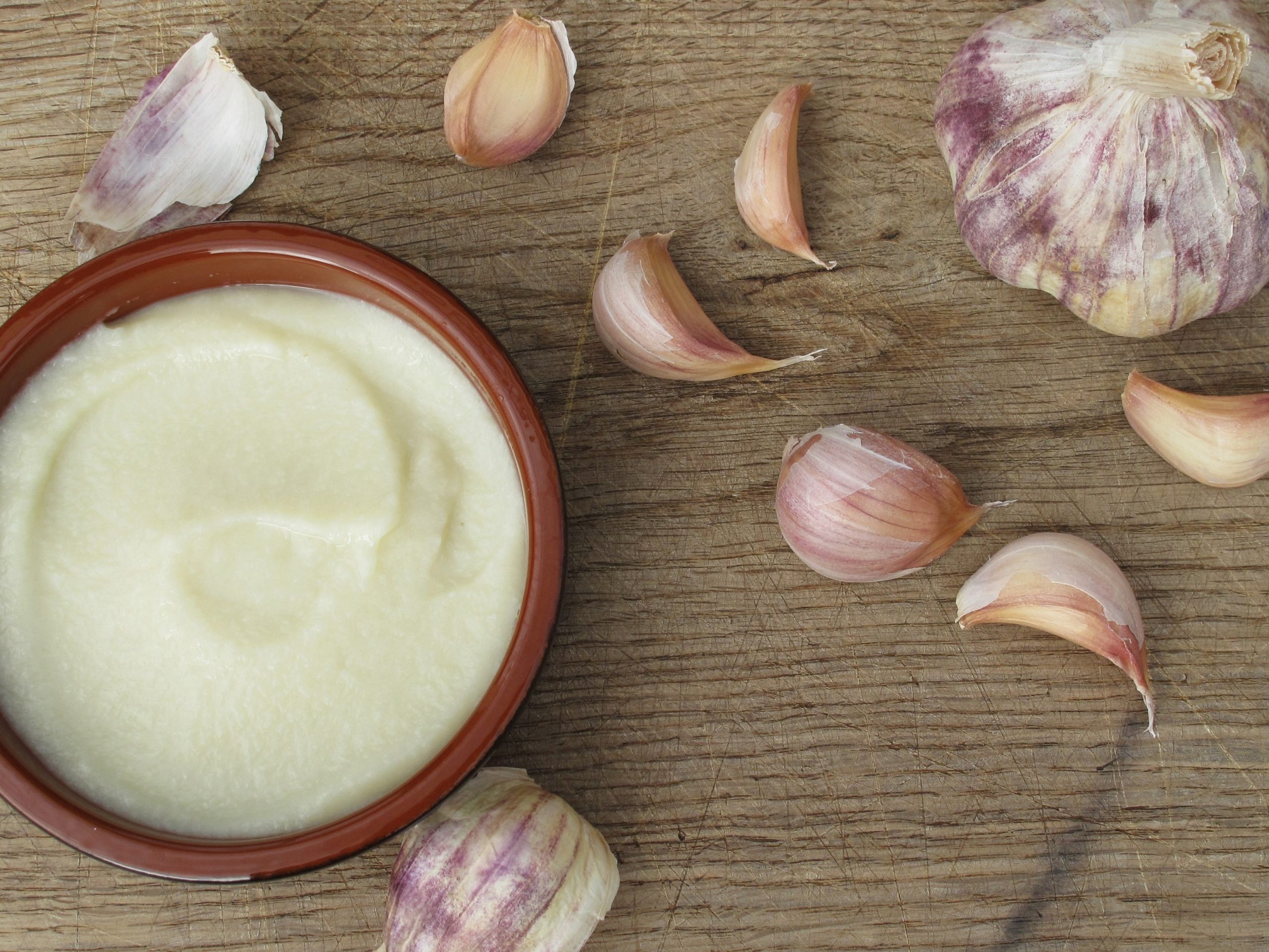 How To Make Garlic Paste (Garlic Puree) - Alphafoodie