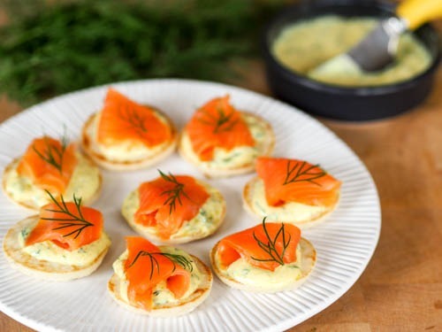 Toast au saumon fumé facile et rapide : découvrez les recettes de Cuisine  Actuelle