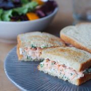 club sandwich au saumon et à l'aneth