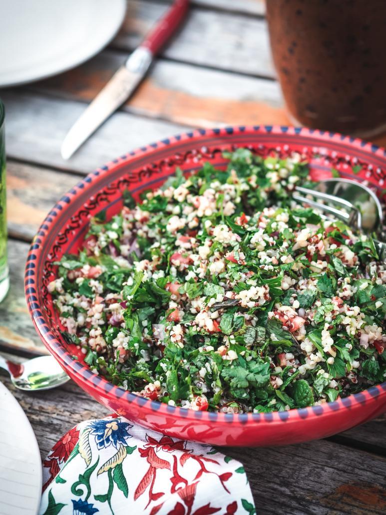 Salade de quinoa aux herbes fraîches façon taboulé libanais