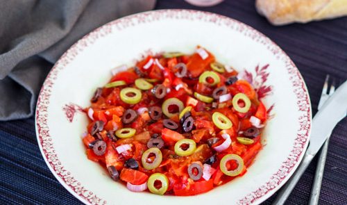salade de tomates fraîches et tomates provençales