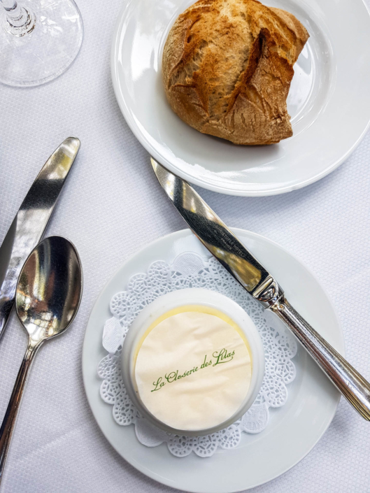 beurre et pain au Restaurant La closerie des lilas à Paris