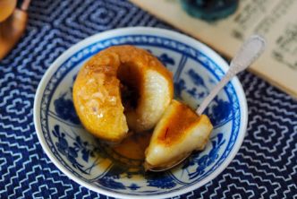 oven baked apple with saffron