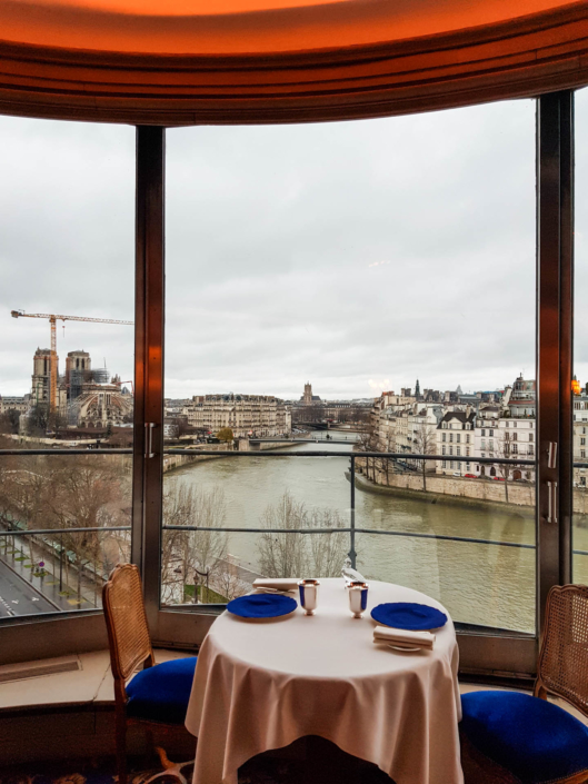 restaurant étoilé de Paris la Tour d'Argent vue sur Notre Dame