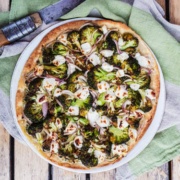 pizza végétarienne au brocoli et feta