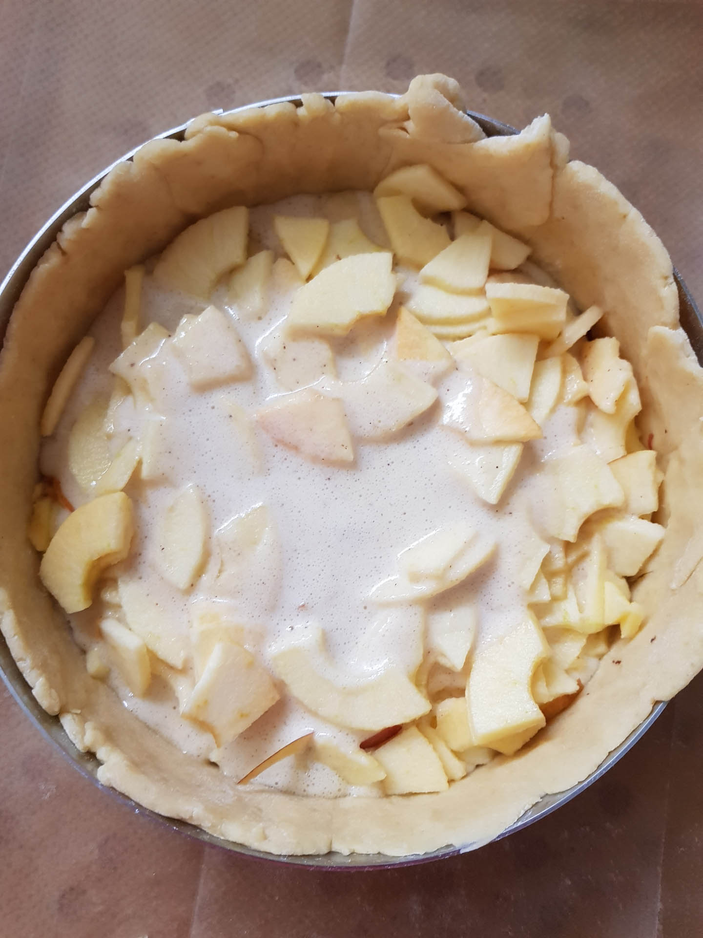 tarte aux pommes avec crème normande