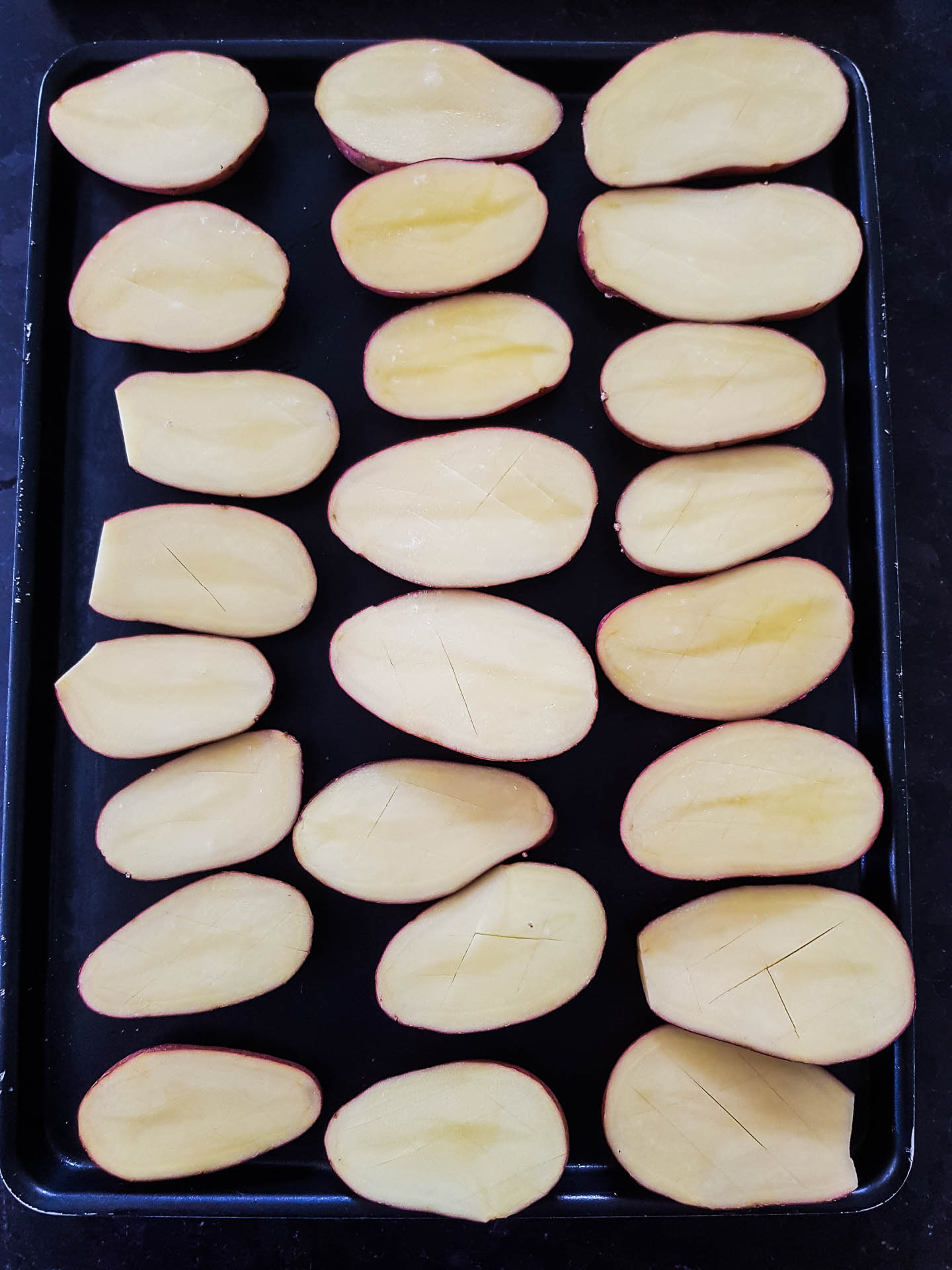 pomme de terre coupée en deux cuisson au four