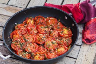 tomates provençales à la poêle presque confites