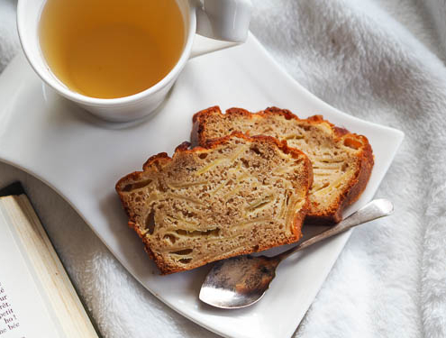 French apple invisible cake with olive oil