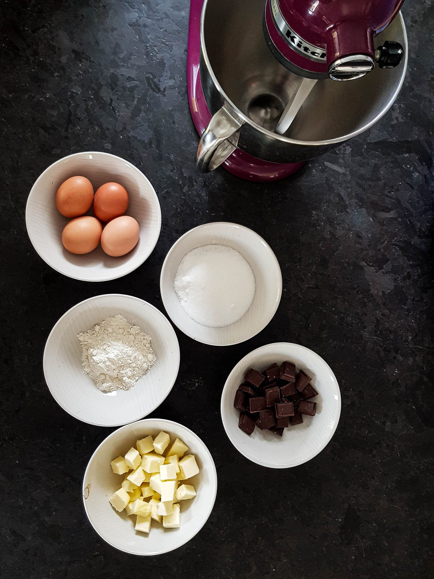 5 ingrédients pour le fondant au chocolat