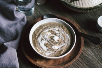 Button mushroom soup French style
