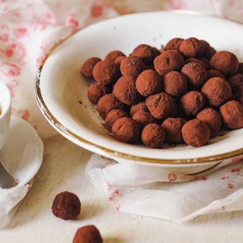 Recette : truffes au chocolat à l'ail noir du Japon ! – L'île aux