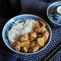 Emincé de poulet à la sauce soja et au citron, une recette japonaise
