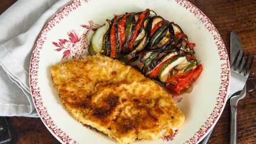 escalope panée et tian de légumes provençaux pour un repas simple et gourmand