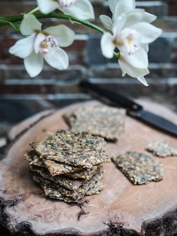 Recette de crispbread faites avec plusieurs graines fait maison