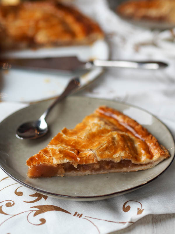Une belle tranche de galette des rois à la pomme