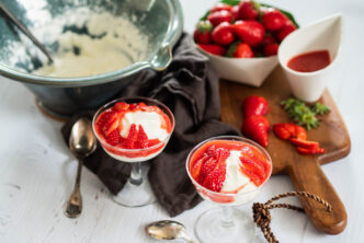 fontainebleau dessert faisselle chantilly et fraises fraîches